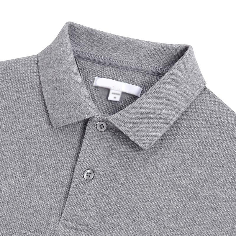 花灰色翻領T恤衫