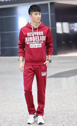 時尚紅色印花套頭衛衣